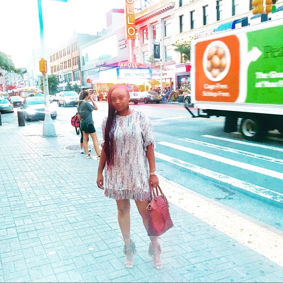 Meet your Posher, Erica - Picture 3 of 3